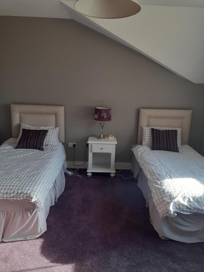 Single Or Twin Room In Lovely Country Residence Nobber エクステリア 写真