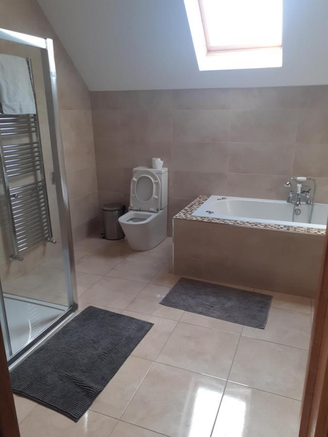 Single Or Twin Room In Lovely Country Residence Nobber エクステリア 写真
